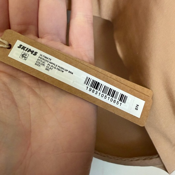 Skims Seamless Nude Piercing bra  - Smooth Support - Picture 3 of 3